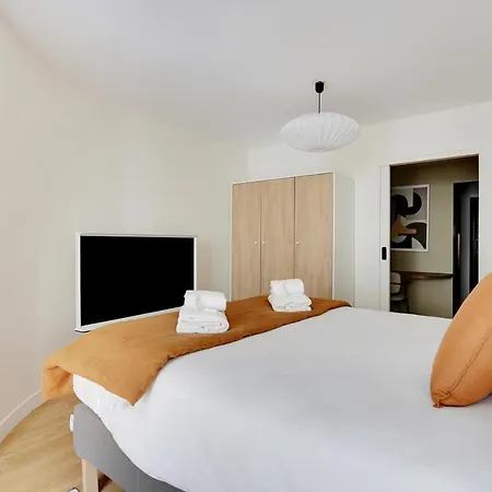 Pick A Flat's In Saint-germain - Rue De Sevres Paris
